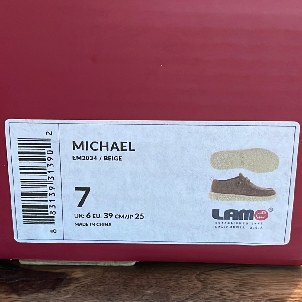 Lamo Michael (looks like Hey Dude)